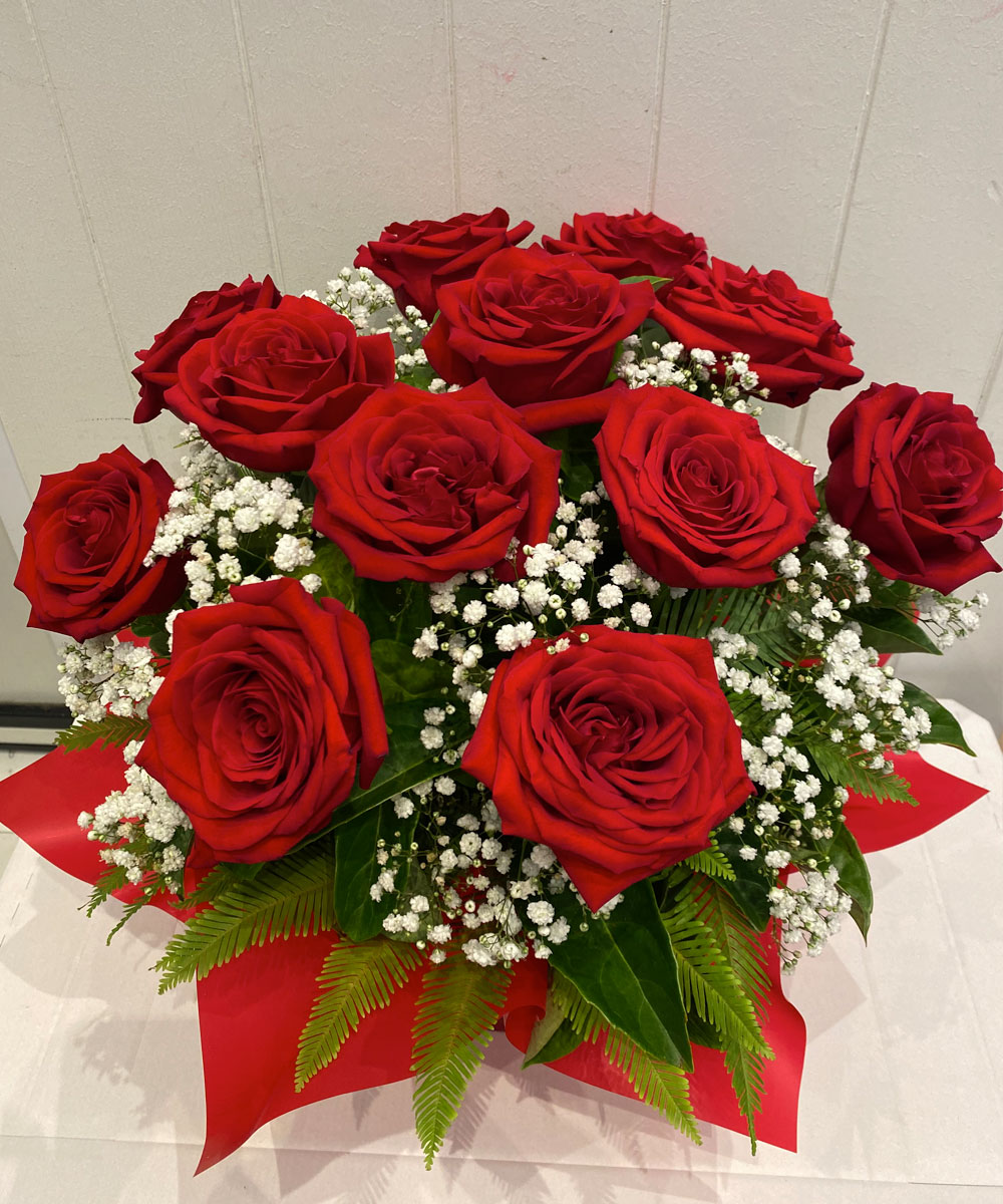 1 Dozen Red Roses & Gyp in Hatbox - Buds 2 Bouquets