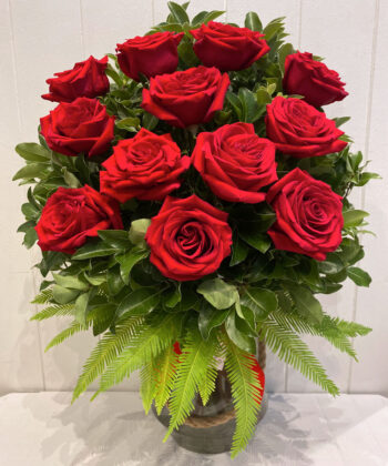 1-Dozen-Red-Roses-In-Rope-Vase